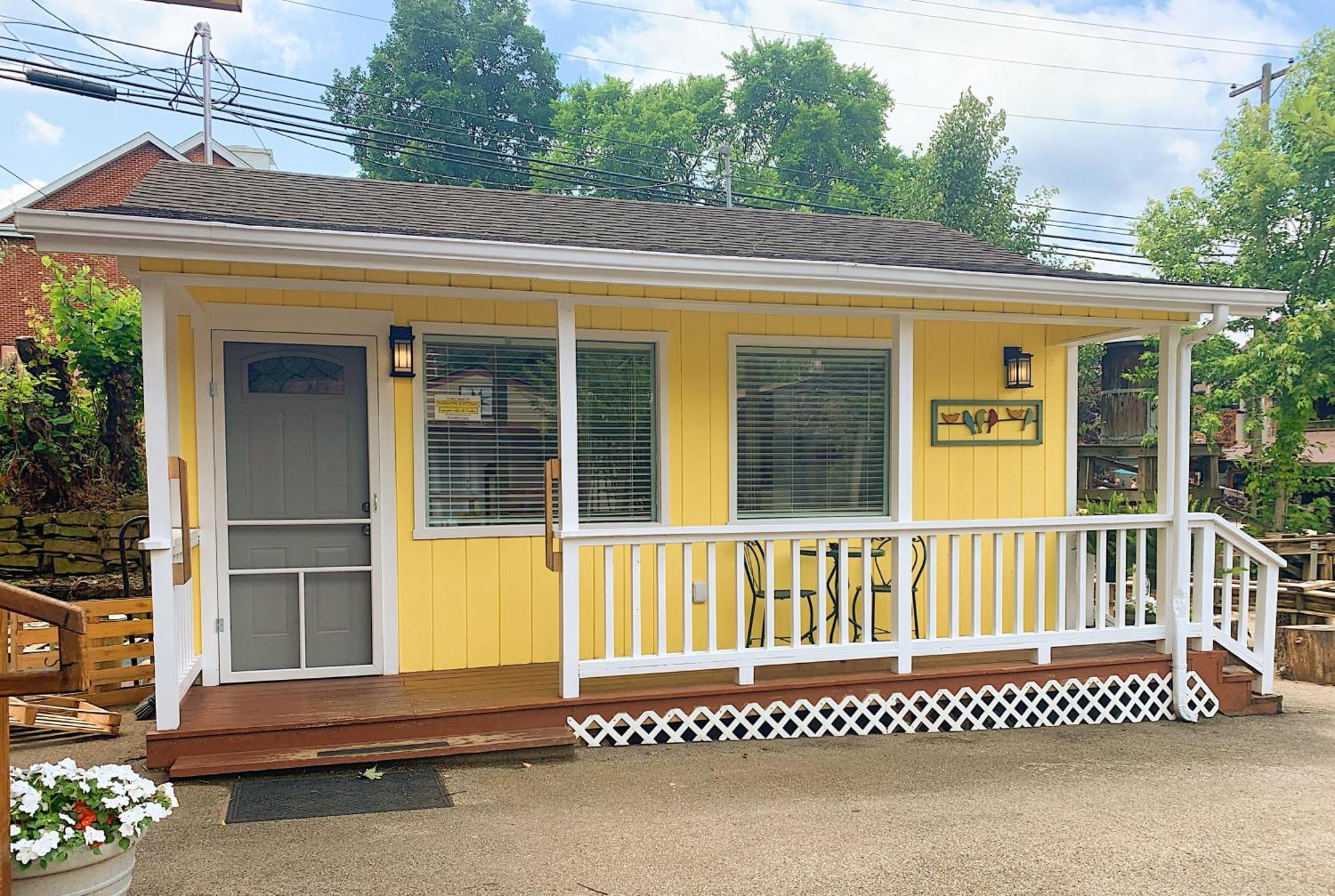 The Iris Garden Downtown Cottages And Suites Nashville Room photo