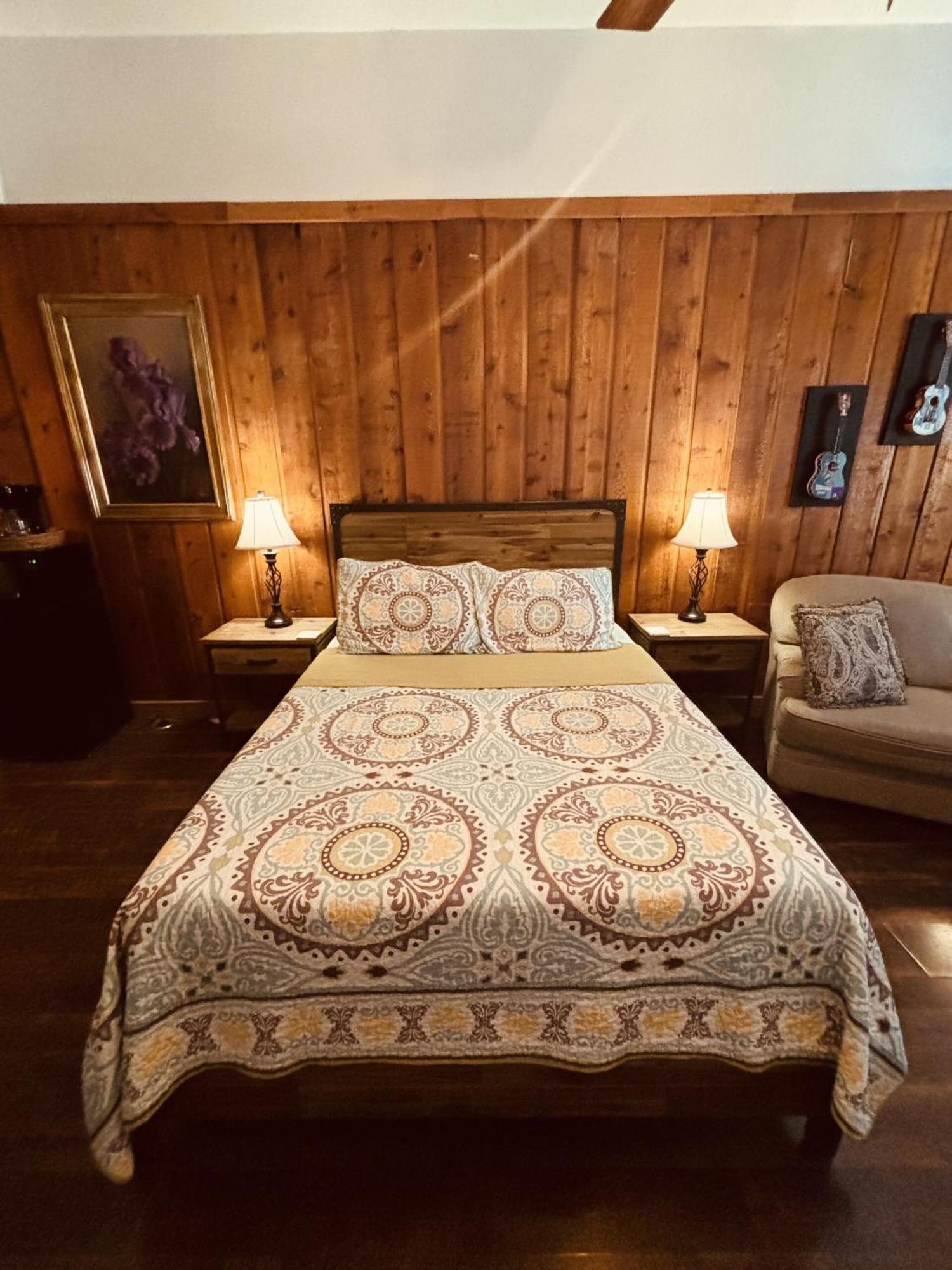 The Iris Garden Downtown Cottages And Suites Nashville Room photo