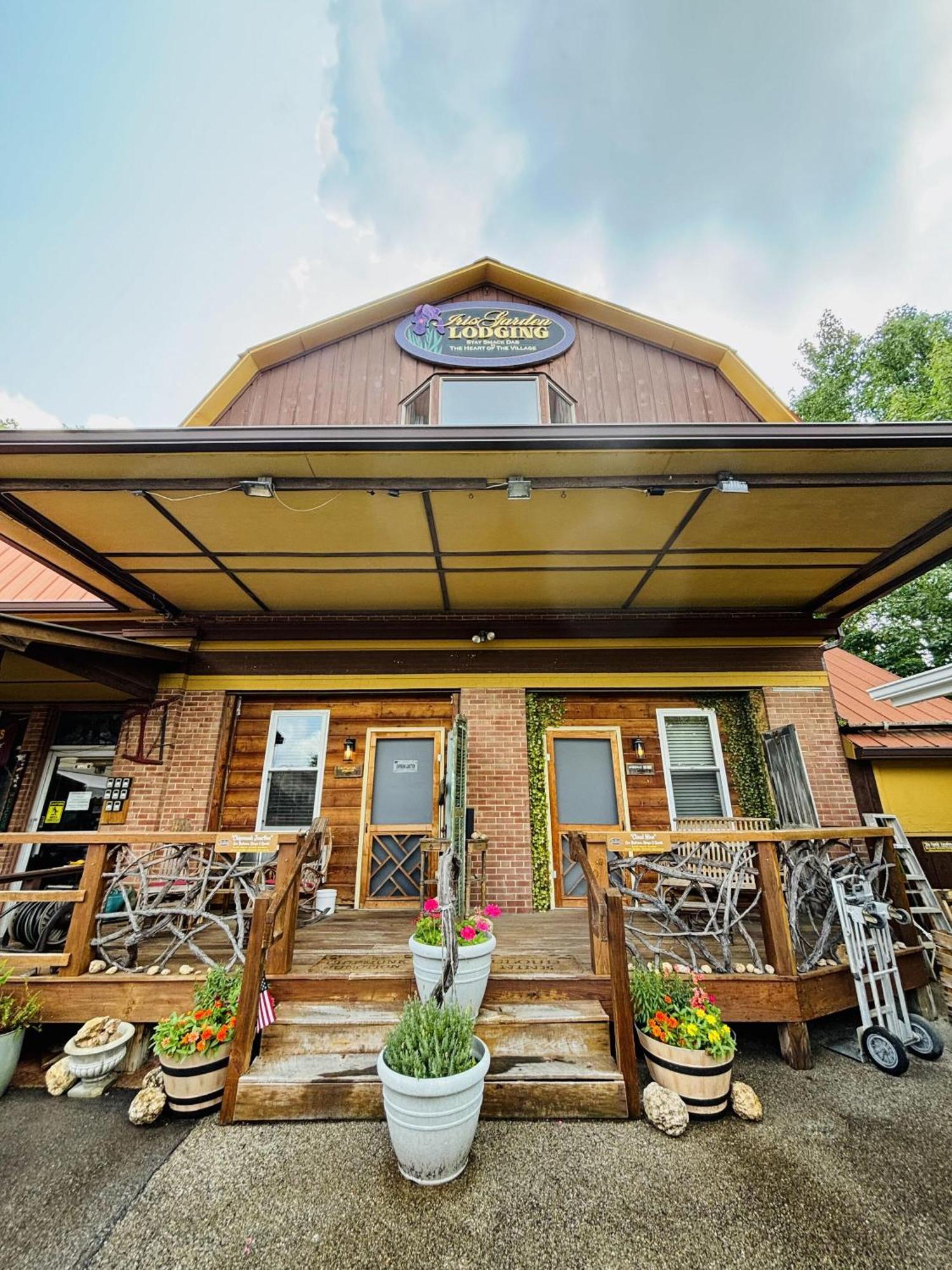 The Iris Garden Downtown Cottages And Suites Nashville Exterior photo