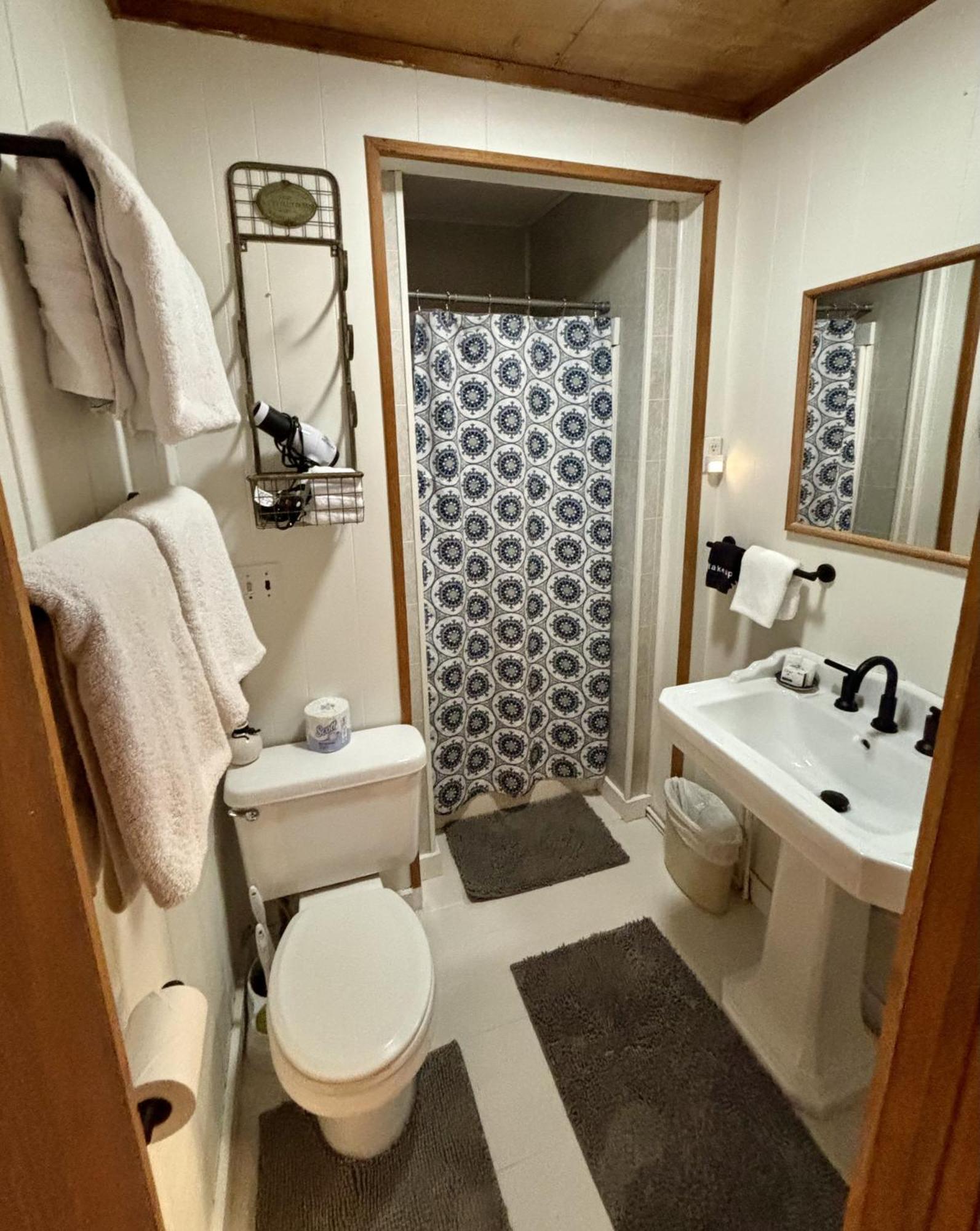 The Iris Garden Downtown Cottages And Suites Nashville Room photo