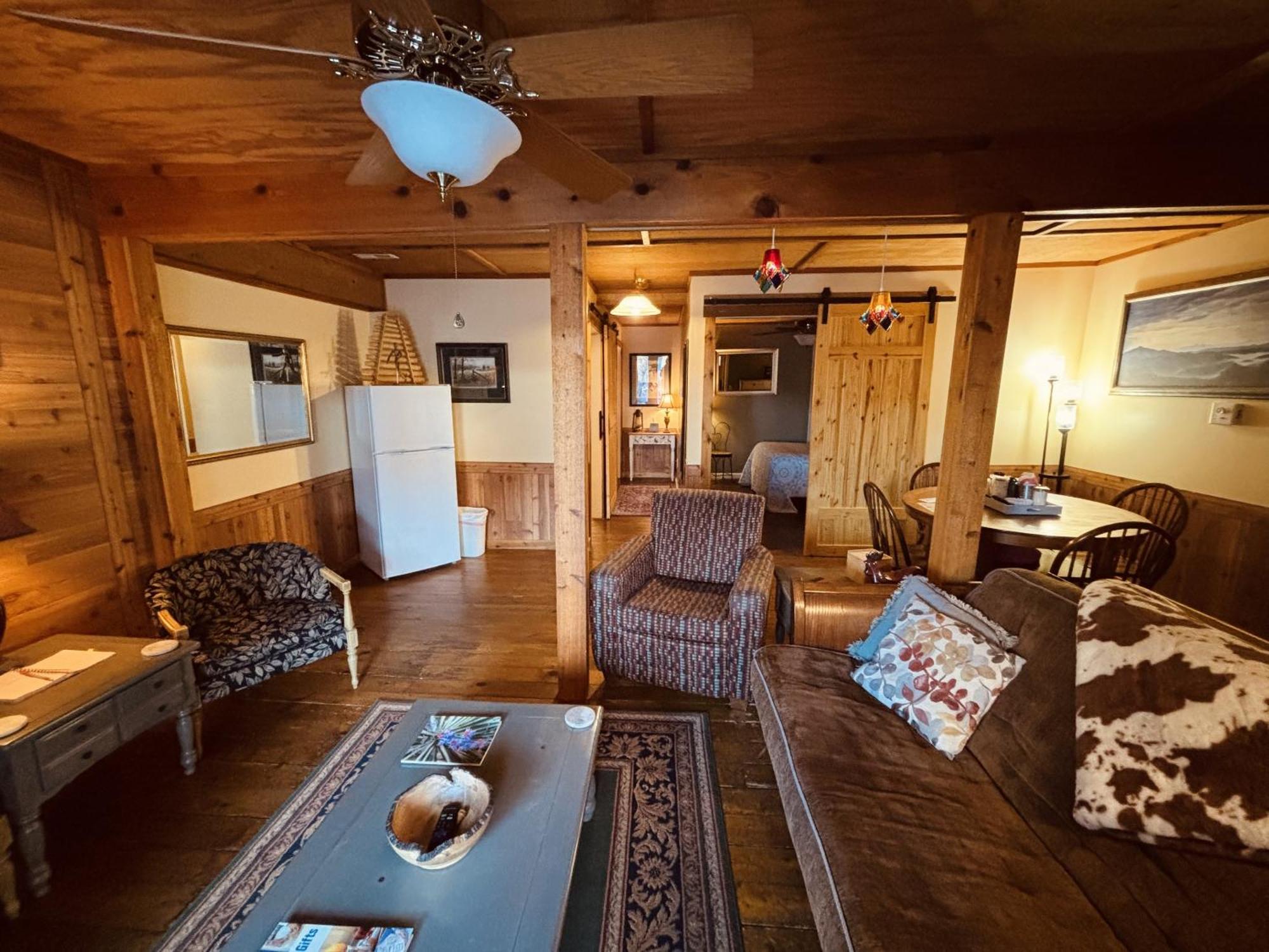 The Iris Garden Downtown Cottages And Suites Nashville Room photo
